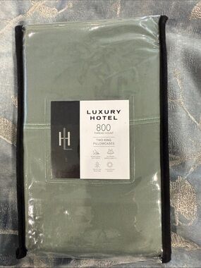 Luxury Hotel Dillard’s 800 Thread Count King Pillowcases in Sage Green